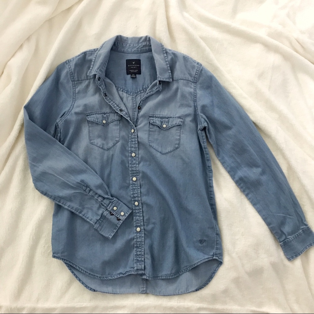 American Eagle Chambray Button Down Top